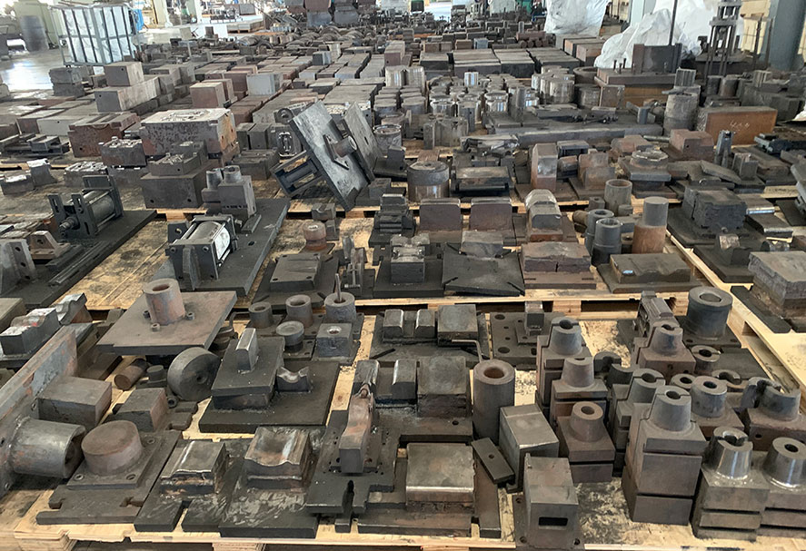 Mesin CNC Maju ing Produksi Mould